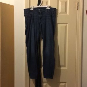 Old Navy Women’s Size 14 Rockstar Dark Wash Jean!
